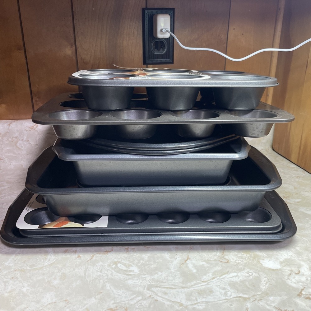 Large set of versatile Baking pans, forms, non-stick, most NEW with tags